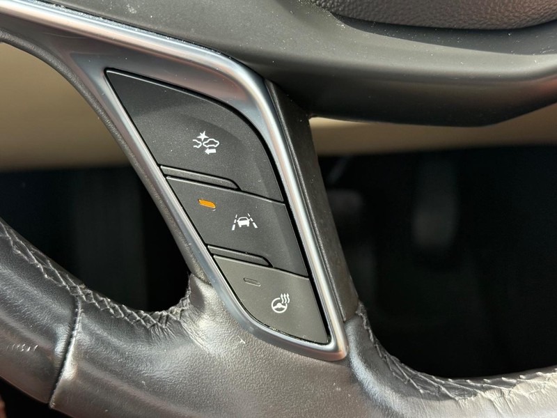 Cadillac XT5 Vehicle Image 17