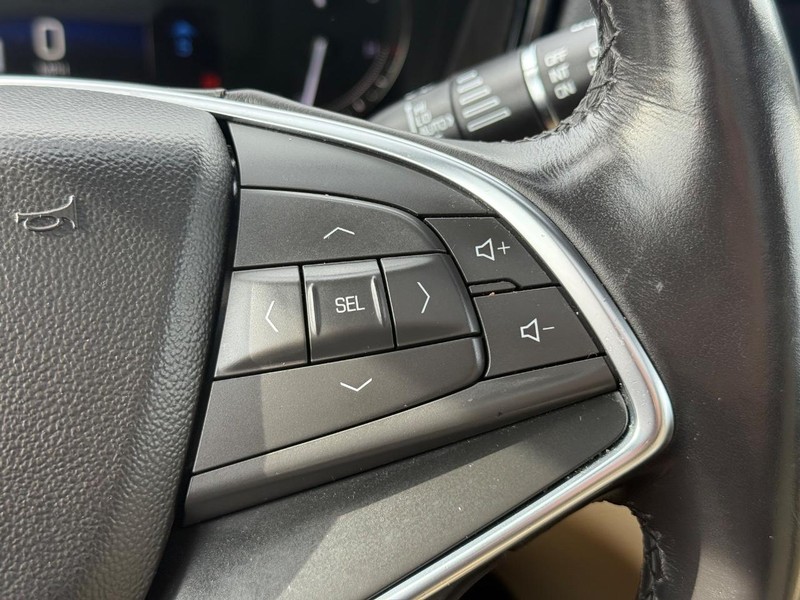 Cadillac XT5 Vehicle Image 18