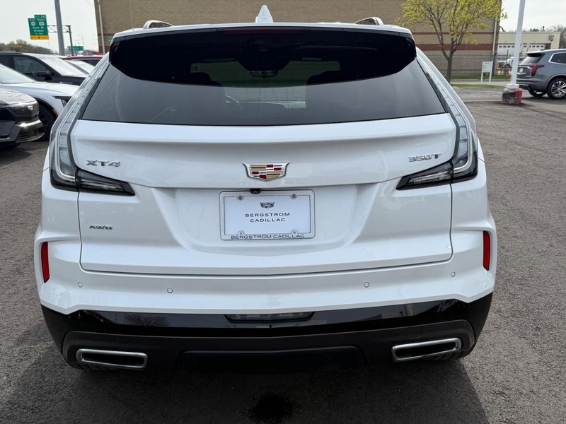 Cadillac XT4 Vehicle Image 04
