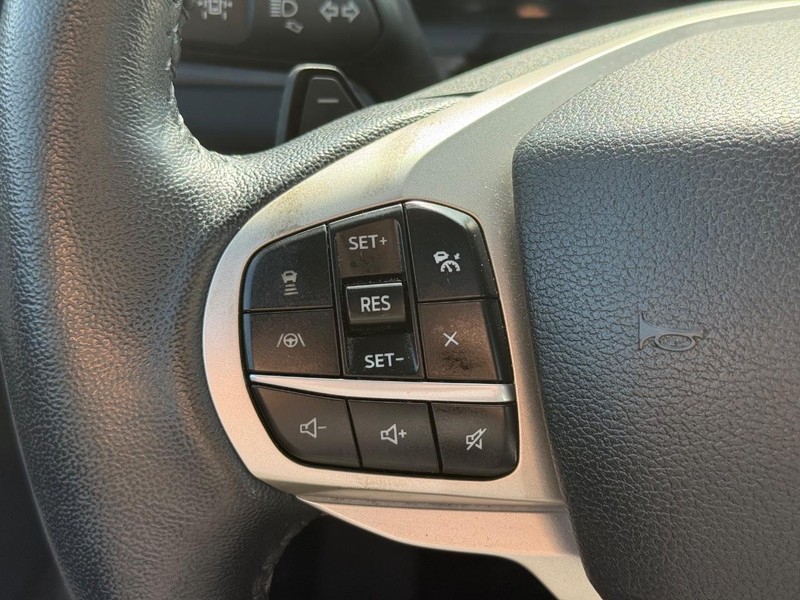 Ford Explorer Vehicle Image 16