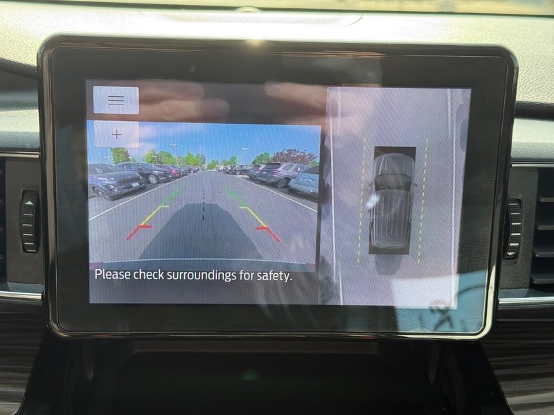 Ford Explorer Vehicle Image 19