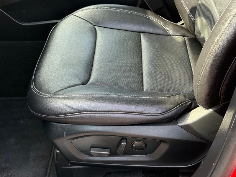 Ford Explorer Vehicle Image 22