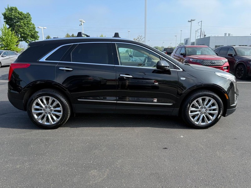 Cadillac XT5 Vehicle Image 02