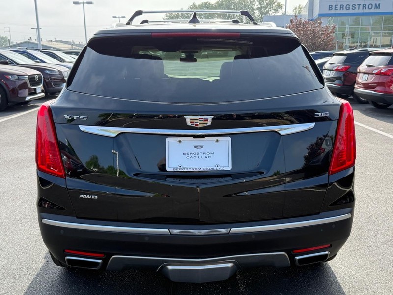 Cadillac XT5 Vehicle Image 04