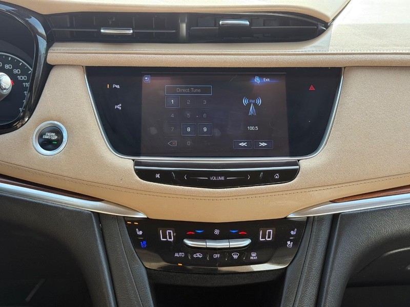 Cadillac XT5 Vehicle Image 12