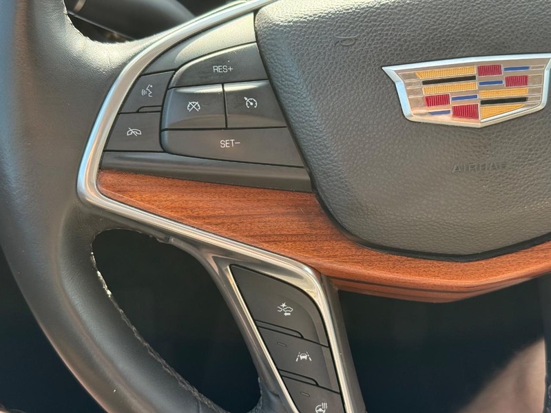 Cadillac XT5 Vehicle Image 17