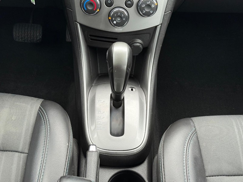 Chevrolet Trax Vehicle Image 12