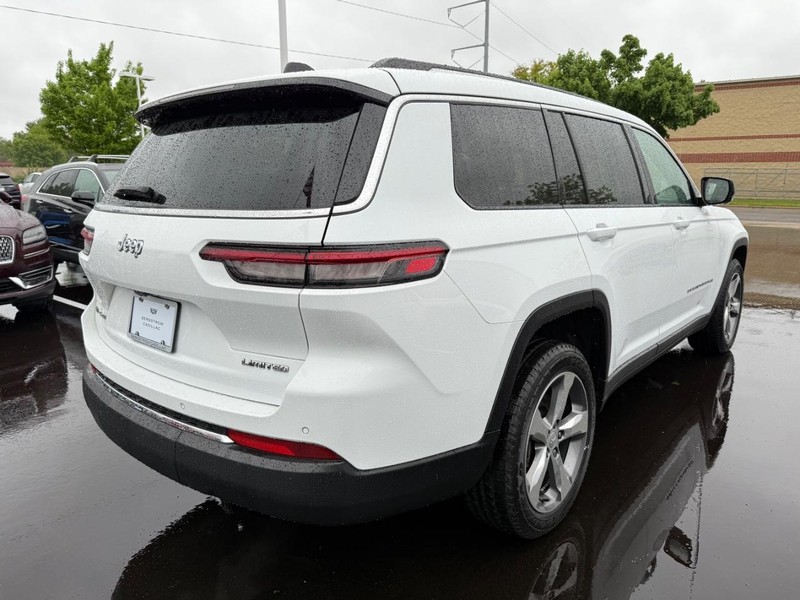 Jeep Grand Cherokee L Vehicle Image 03