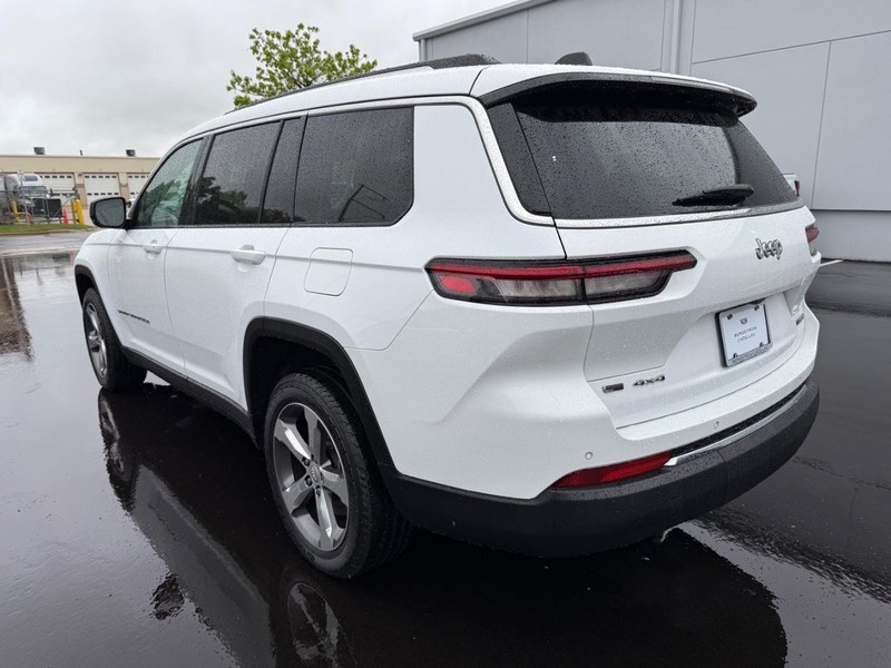 Jeep Grand Cherokee L Vehicle Image 05
