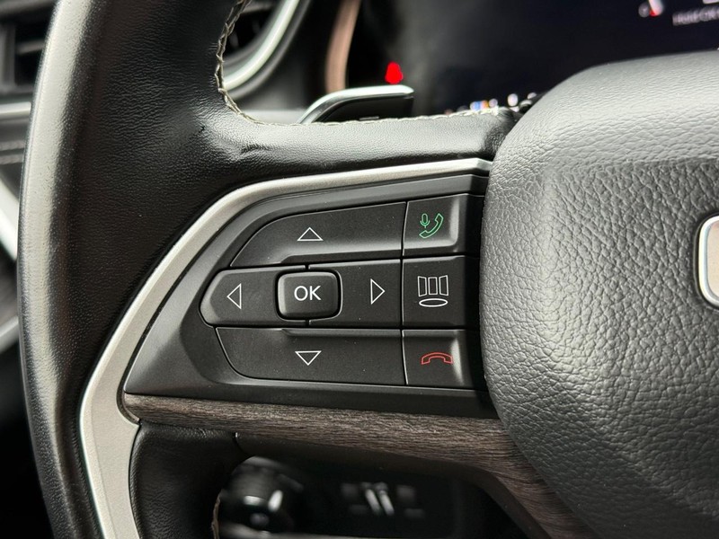 Jeep Grand Cherokee L Vehicle Image 15