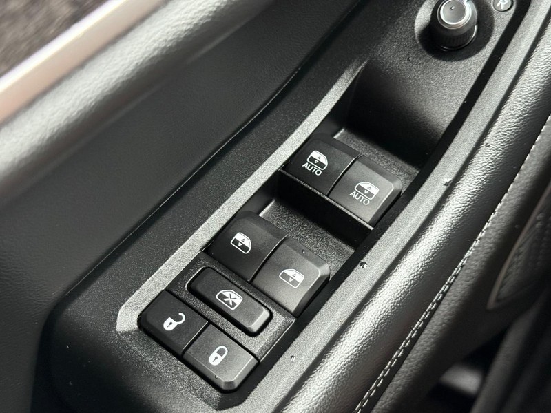 Jeep Grand Cherokee L Vehicle Image 20
