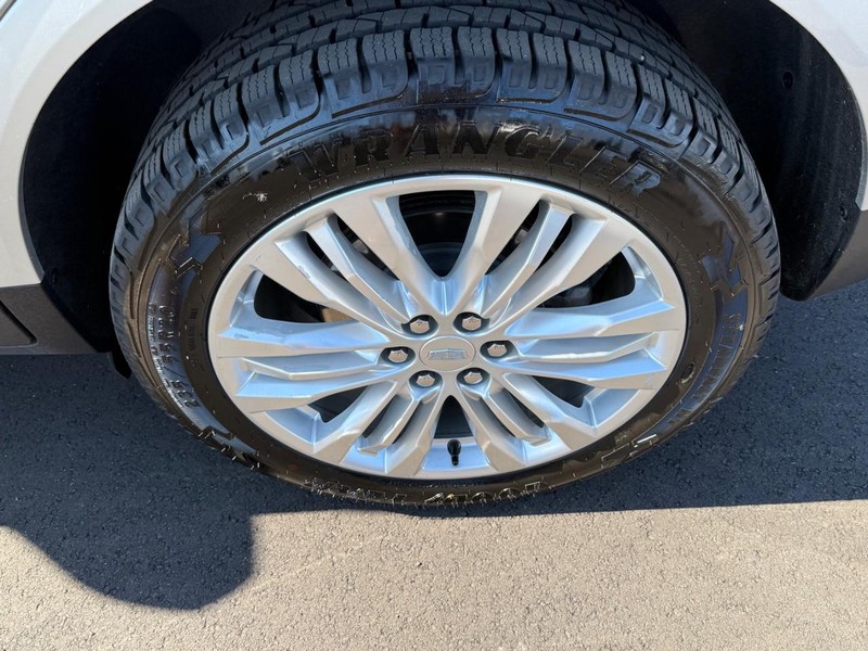 Cadillac XT5 Vehicle Image 07