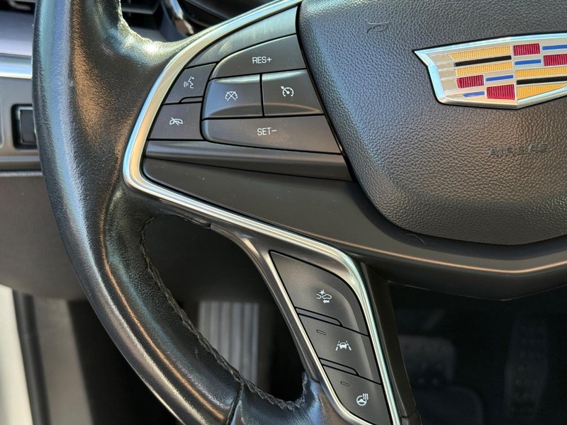 Cadillac XT5 Vehicle Image 17