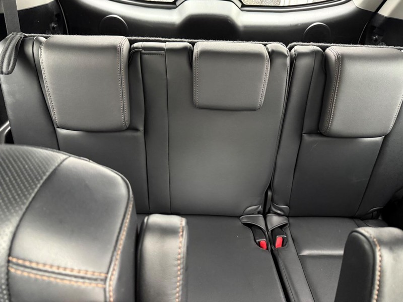 Toyota Highlander Vehicle Image 11