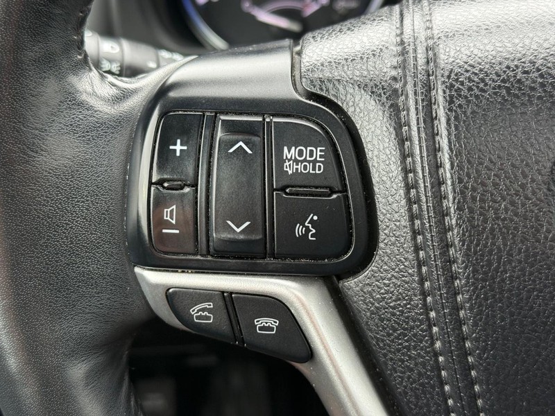 Toyota Highlander Vehicle Image 17