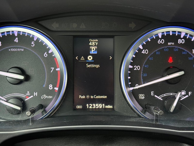 Toyota Highlander Vehicle Image 19