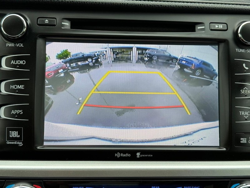 Toyota Highlander Vehicle Image 20