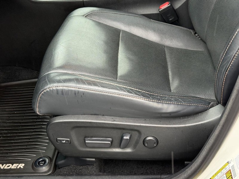 Toyota Highlander Vehicle Image 23