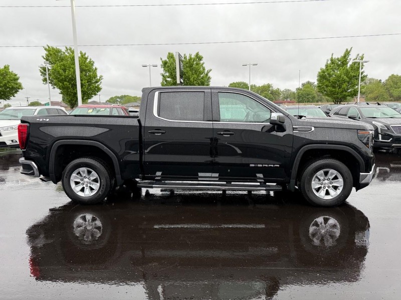 GMC Sierra 1500 Vehicle Image 02