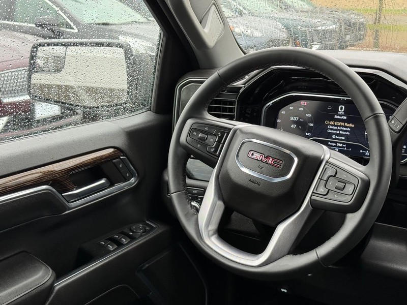 GMC Sierra 1500 Vehicle Image 12