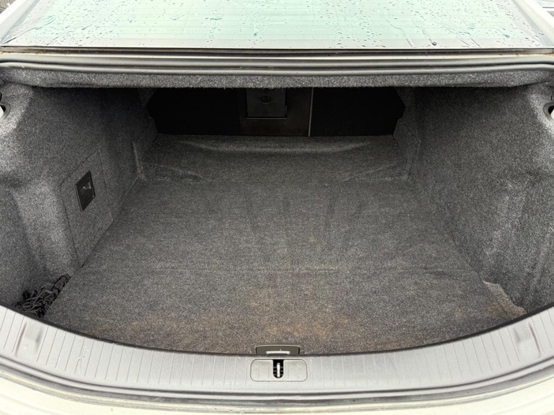 Cadillac XTS Vehicle Image 05
