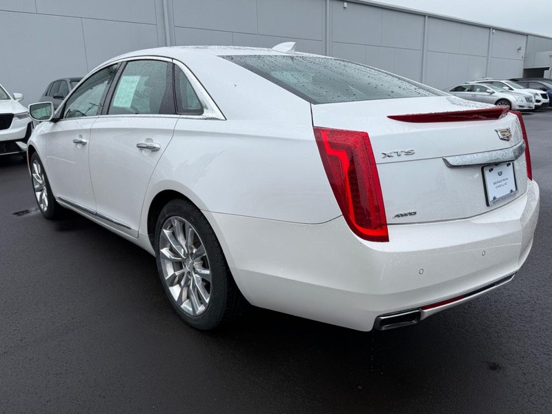 Cadillac XTS Vehicle Image 06