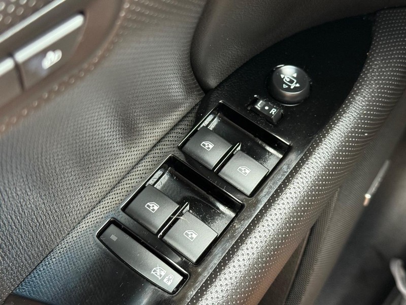 Cadillac XTS Vehicle Image 21