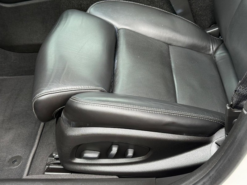 Cadillac XTS Vehicle Image 23