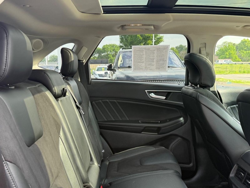 Ford Edge Vehicle Image 09
