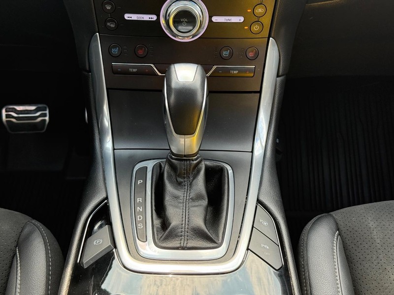 Ford Edge Vehicle Image 12