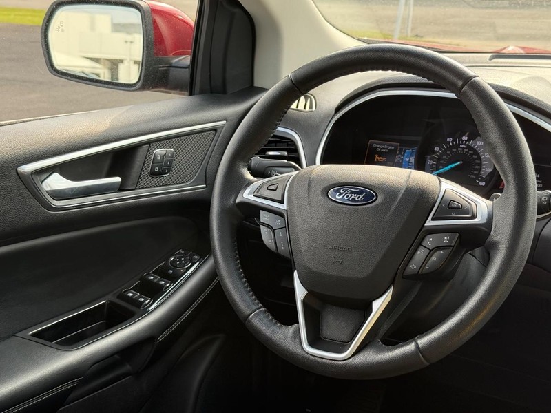 Ford Edge Vehicle Image 13