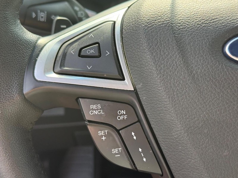 Ford Edge Vehicle Image 16