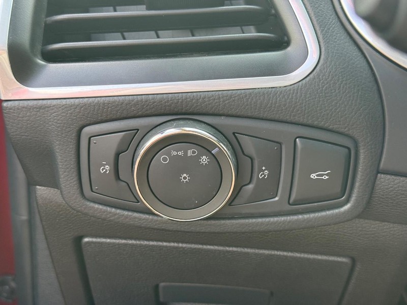 Ford Edge Vehicle Image 22