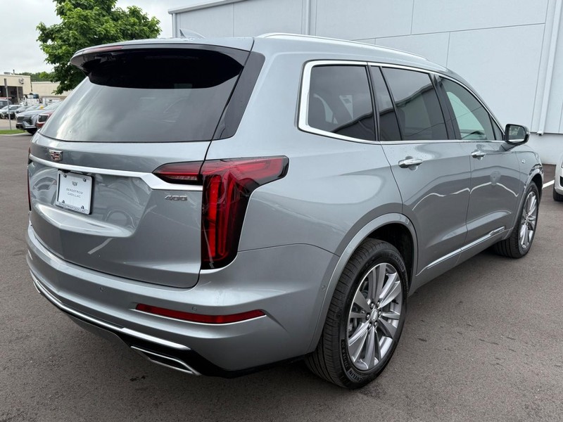 Cadillac XT6 Vehicle Image 03