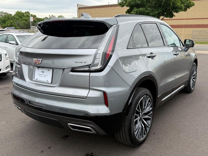 Cadillac XT4 Vehicle Image 03