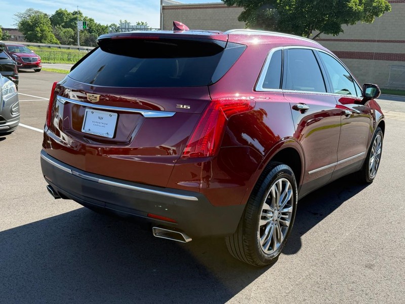 Cadillac XT5 Vehicle Image 03