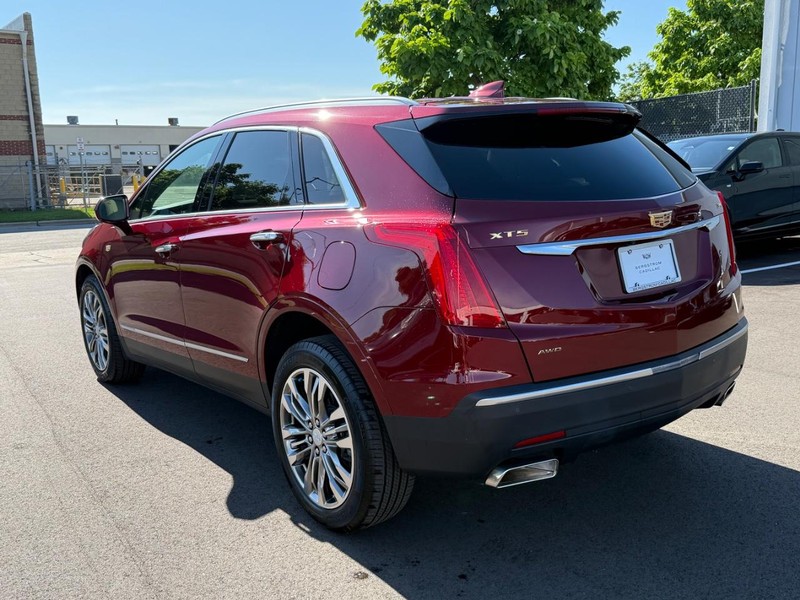 Cadillac XT5 Vehicle Image 06
