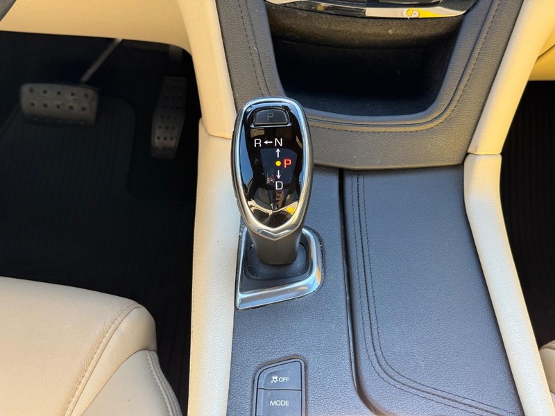 Cadillac XT5 Vehicle Image 13