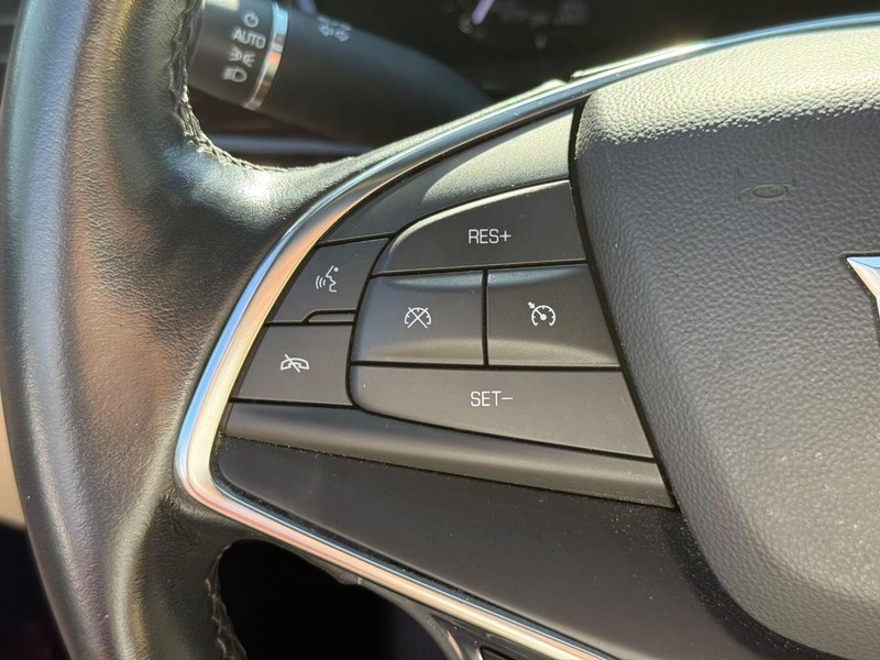 Cadillac XT5 Vehicle Image 17