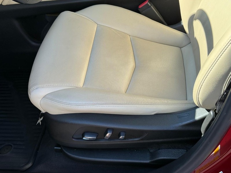 Cadillac XT5 Vehicle Image 25