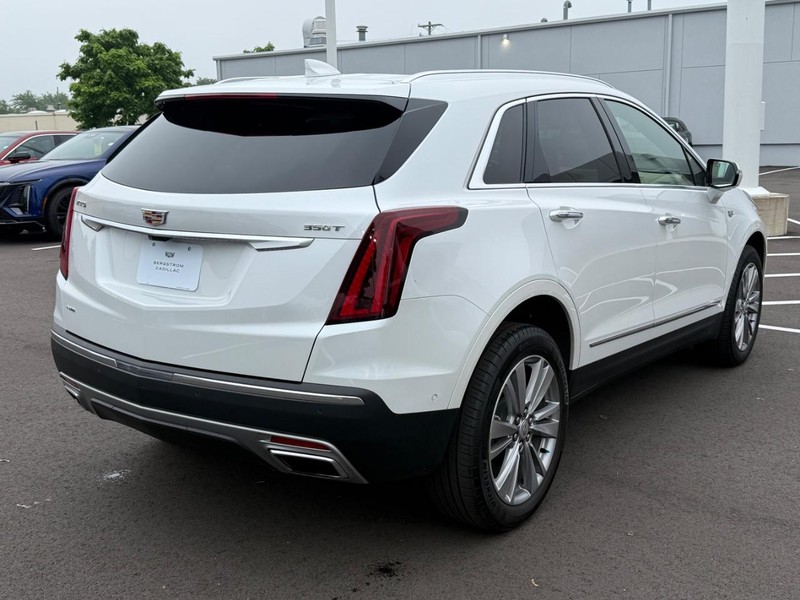 Cadillac XT5 Vehicle Image 03