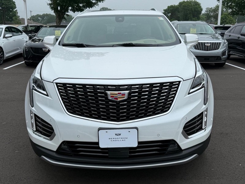 Cadillac XT5 Vehicle Image 09