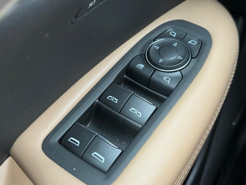 Cadillac XT5 Vehicle Image 22