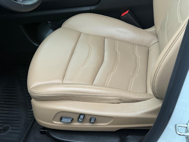 Cadillac XT5 Vehicle Image 23