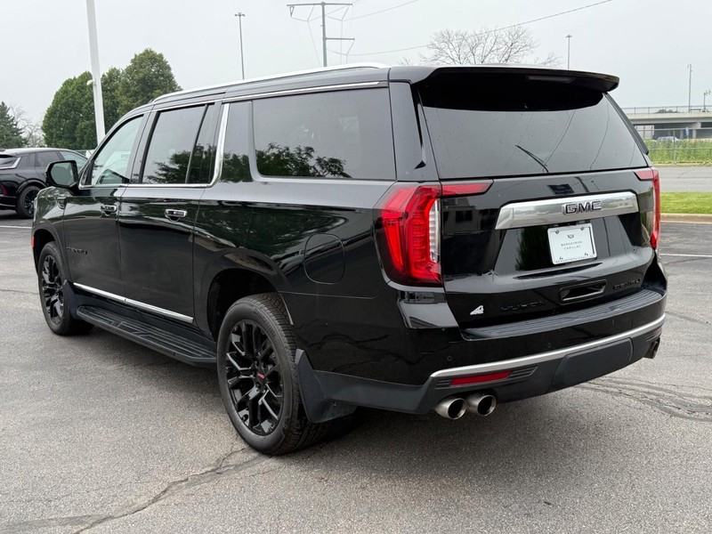 GMC Yukon XL Vehicle Image 06