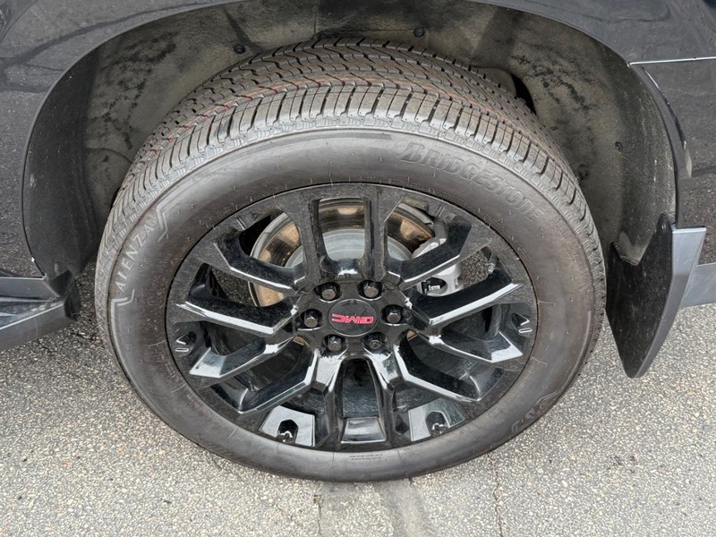GMC Yukon XL Vehicle Image 07