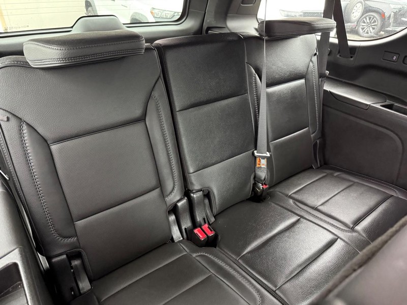 GMC Yukon XL Vehicle Image 10
