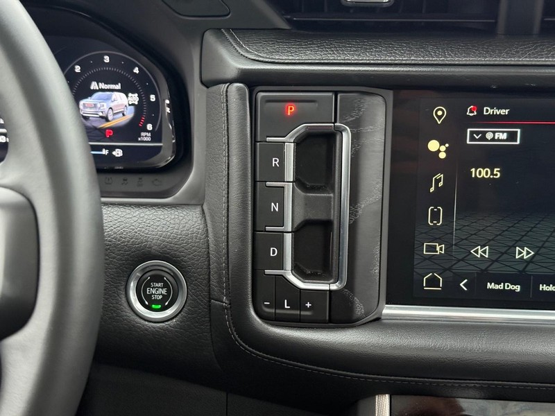 GMC Yukon XL Vehicle Image 16