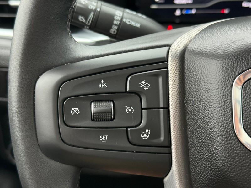 GMC Yukon XL Vehicle Image 19