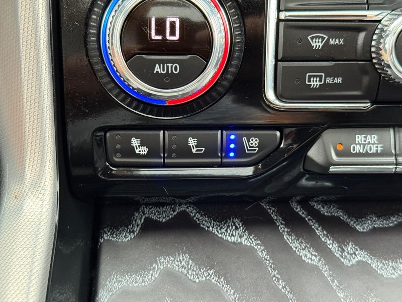 GMC Yukon XL Vehicle Image 23